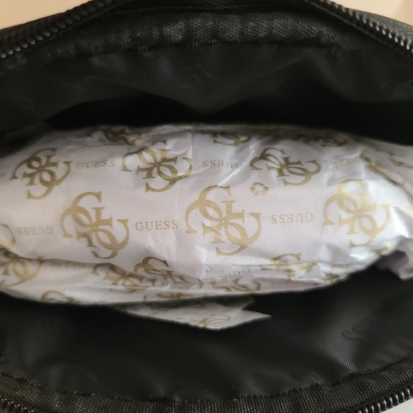 Guess Makeup bag - Picture 2 of 2